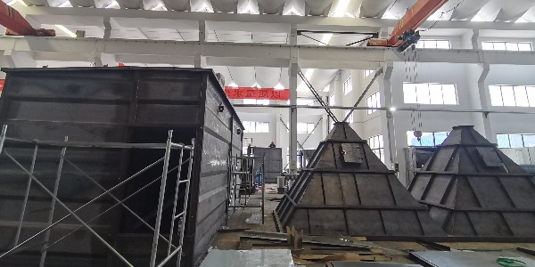 战高温斗酷暑、保质量促生产：<i style='color:red'>滤筒除尘器厂家</i>耀先环境谱写品牌华章