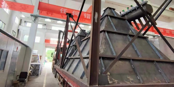 水泥制造厂粉尘治理达标难，布袋除尘器厂家耀先力破困局